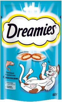 Лакомство для кошек Dreamies подушечки с лососем